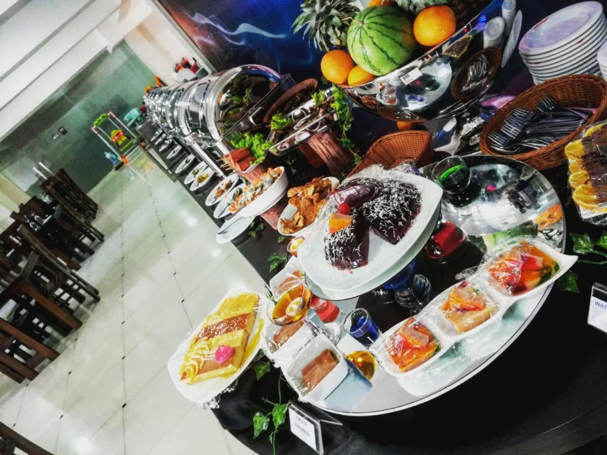 Kethumathee Hotel & Banquet Ратнапура Экстерьер фото