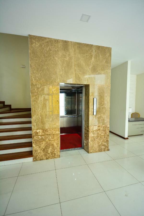 Kethumathee Hotel & Banquet Ратнапура Экстерьер фото